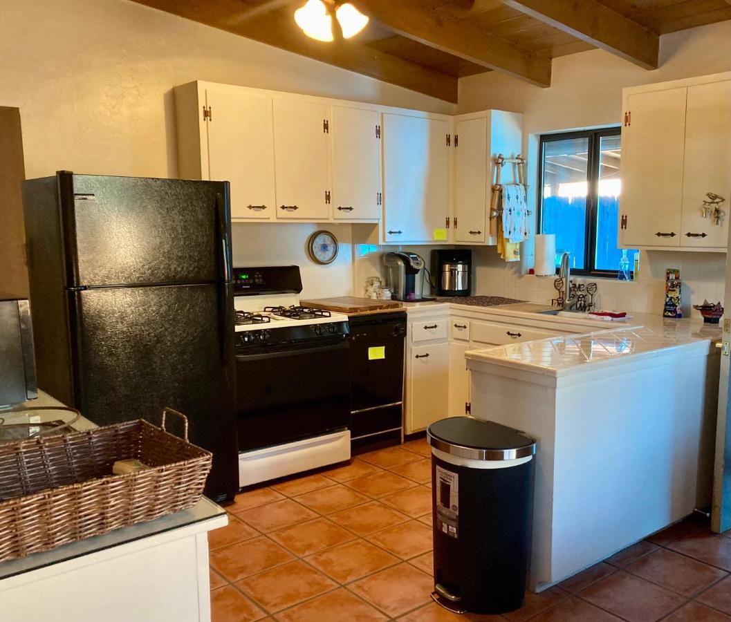 Casa Azul - Cute Centrally Located Adobe With Large Fenced Outdoor Living For Pets And Adults, Non-Smoking Tucson Dış mekan fotoğraf